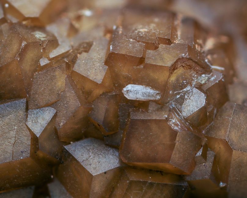 Calcite Crystal Habits: How Structure Shapes Appearance