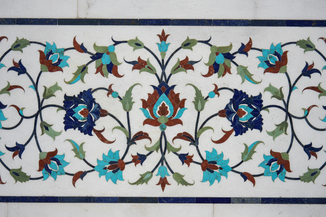 Indian Gemstone Inlay: Taj Mahal Pietra Dura Art
