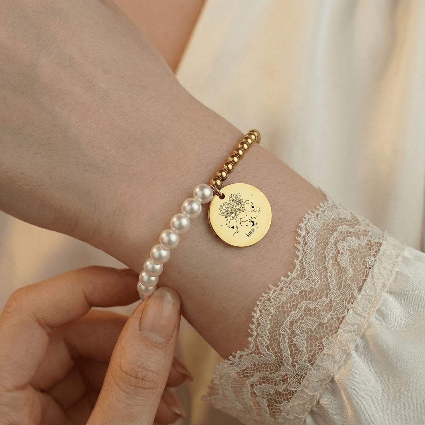 Gemini Premium Pearl & Gold Coin Bracelet: Mother of Pearl